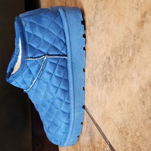 Journee Collection Tazara Women's Quilted Booties - Picture 3 of 7